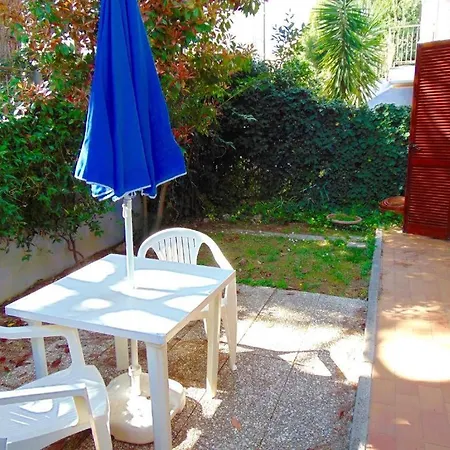 N025 - Numana, Bilocale Con Giardino In Centro Apartament